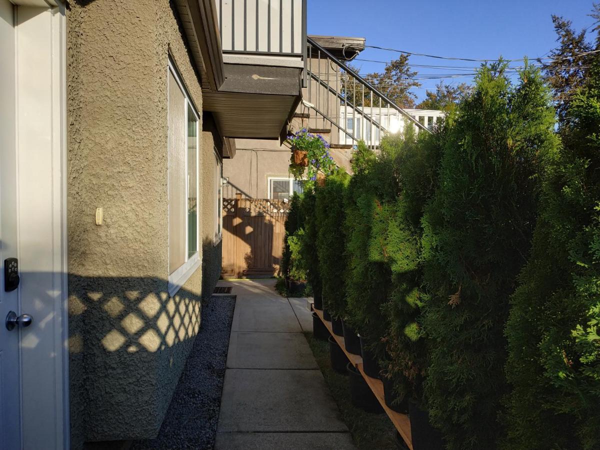 Private Suite W King Bed, Ground Level, Naturally Bright Vancouver Exterior photo